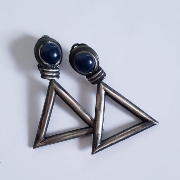 Vintage 80s ITALY Navy Blue Gunmetal Clip On Earrings geometric Triangle Large - Picture 5 of 7